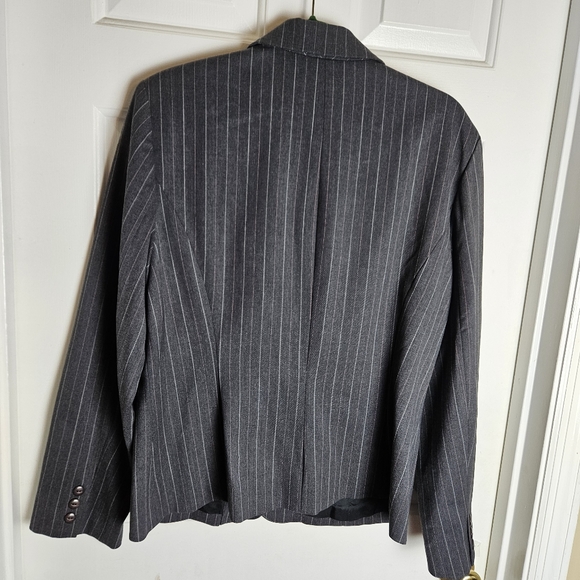 Barrie Pace Women Gray Pinstripe Jacket Size 16 Regular - Picture 2 of 10